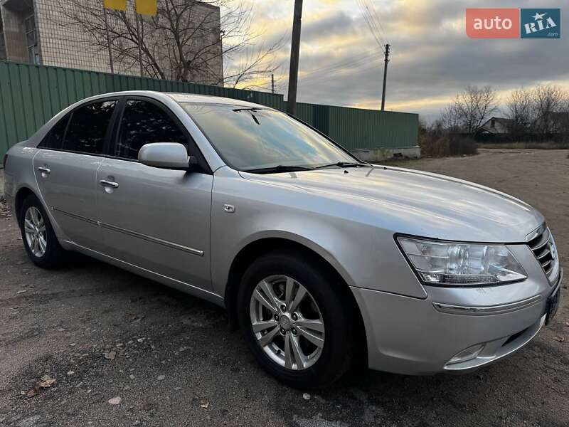 Седан Hyundai Sonata 2009 в Ахтырке