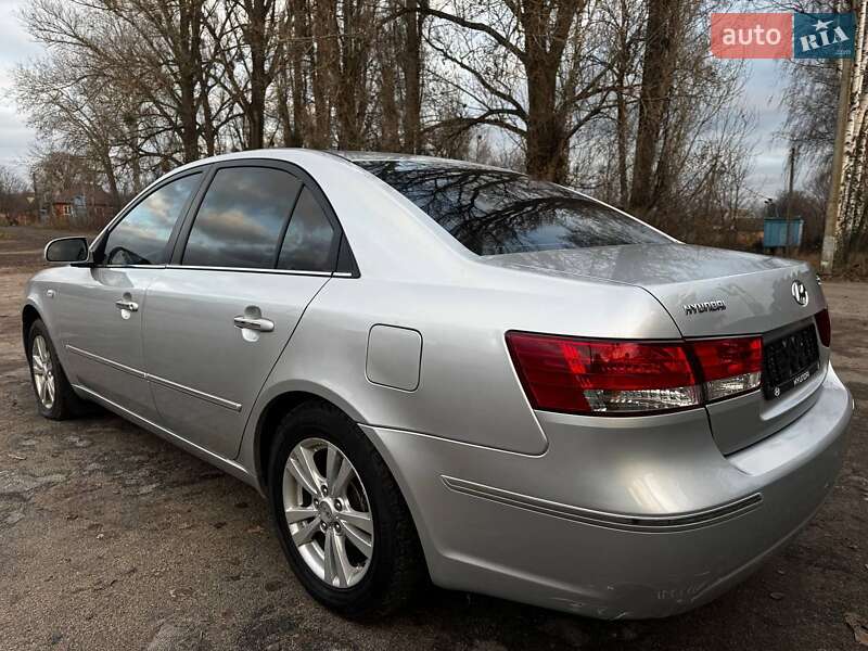 Седан Hyundai Sonata 2009 в Ахтырке