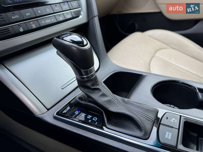 Седан Hyundai Sonata 2016 в Киеве