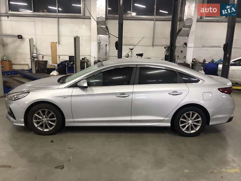 Седан Hyundai Sonata 2018 в Киеве