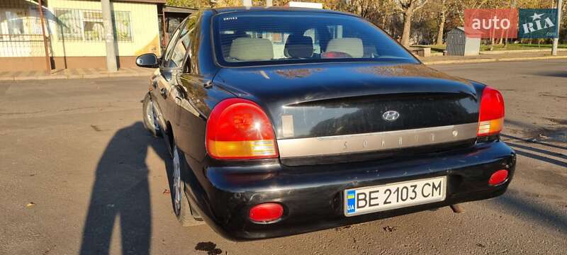 Седан Hyundai Sonata 2000 в Николаеве