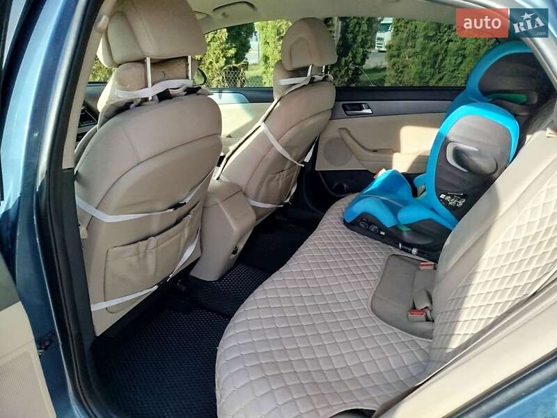 Седан Hyundai Sonata 2016 в Почаеве
