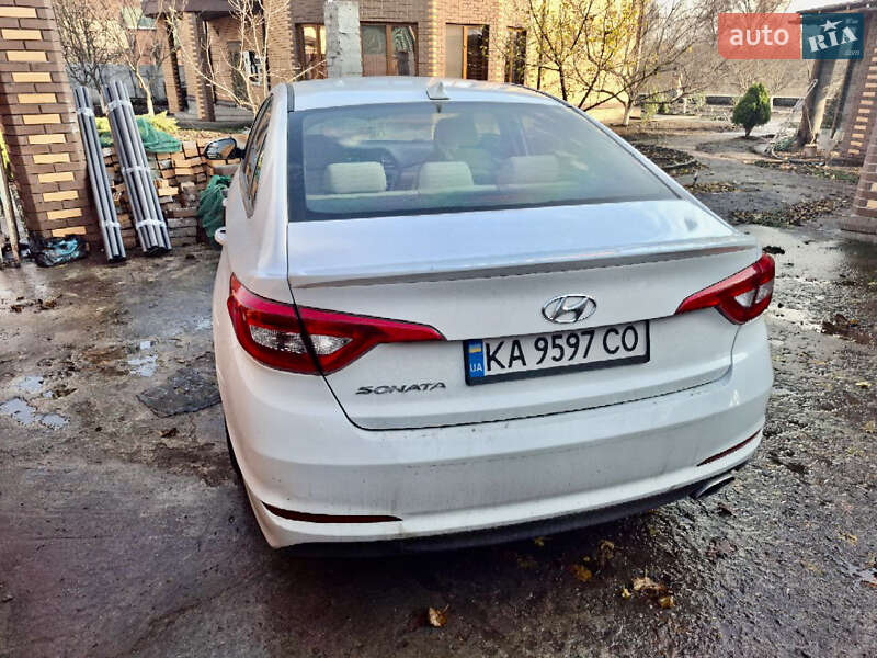 Седан Hyundai Sonata 2015 в Горишних Плавнях
