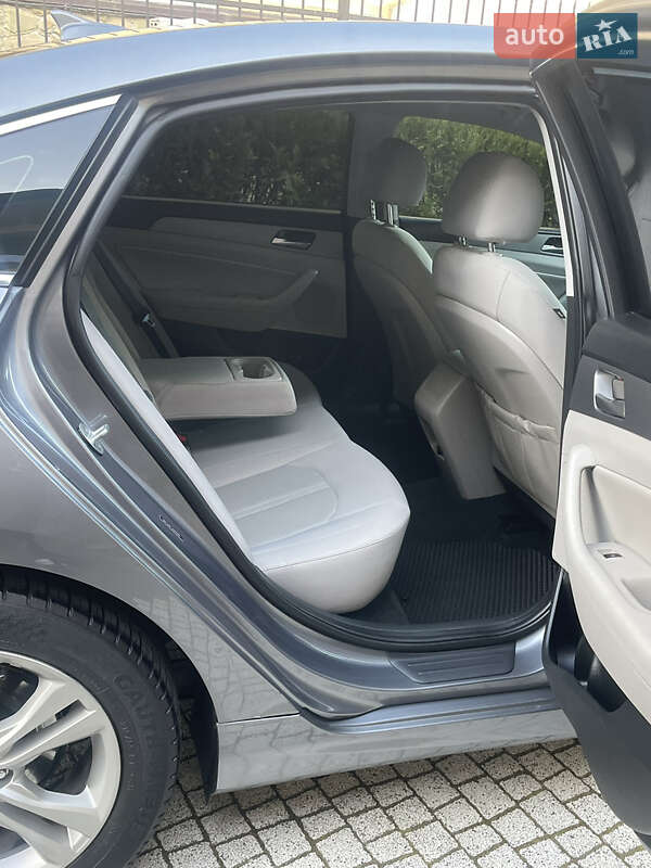 Седан Hyundai Sonata 2018 в Львове