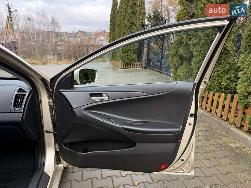 Седан Hyundai Sonata 2010 в Хмельницком