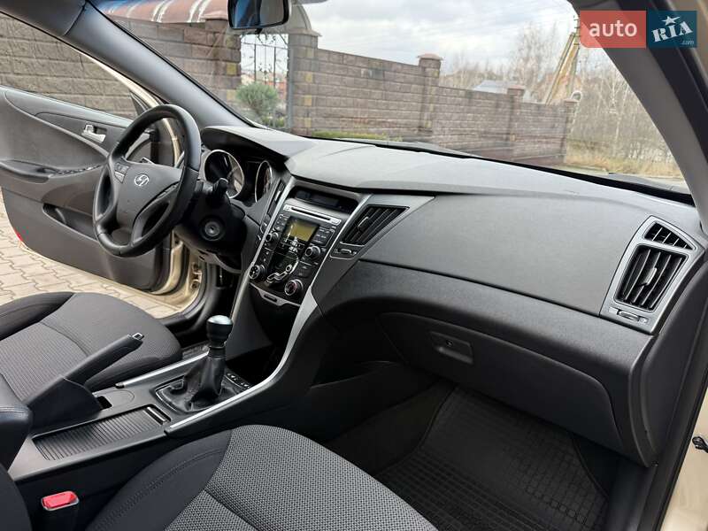 Седан Hyundai Sonata 2010 в Хмельницком
