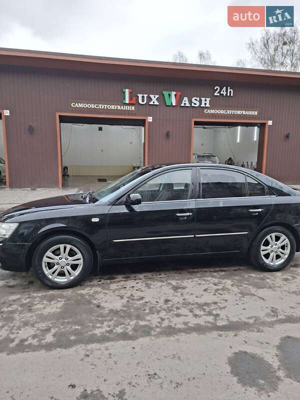 Седан Hyundai Sonata 2009 в Корце