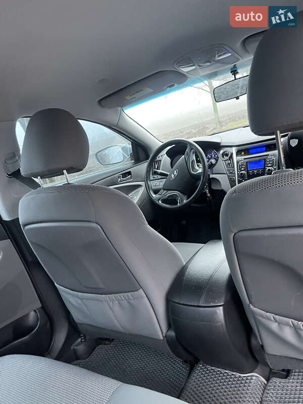 Седан Hyundai Sonata 2010 в Заре фото 4 Седан Hyundai Sonata 2010 в Заре