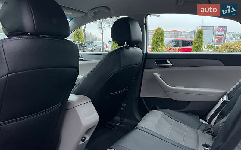 Седан Hyundai Sonata 2016 в Львове