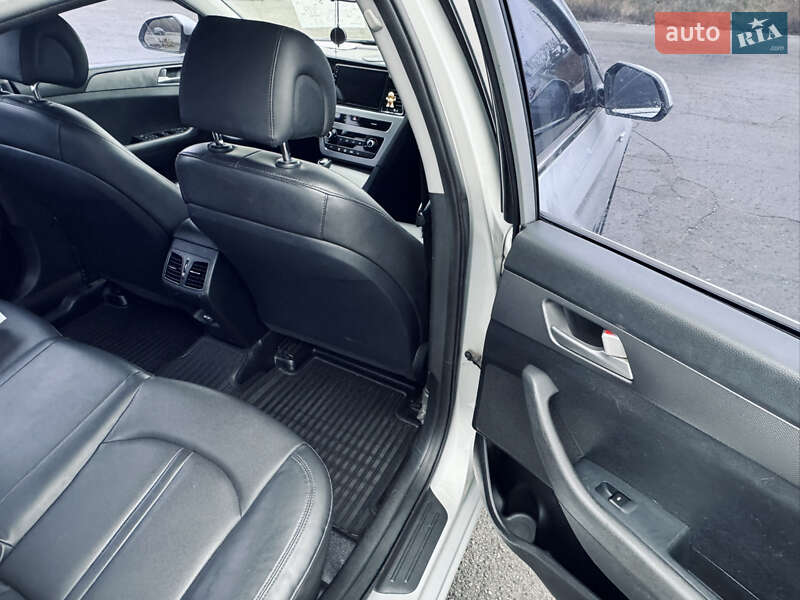 Седан Hyundai Sonata 2015 в Полтаві