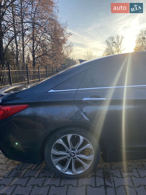 Седан Hyundai Sonata 2014 в Миргороді