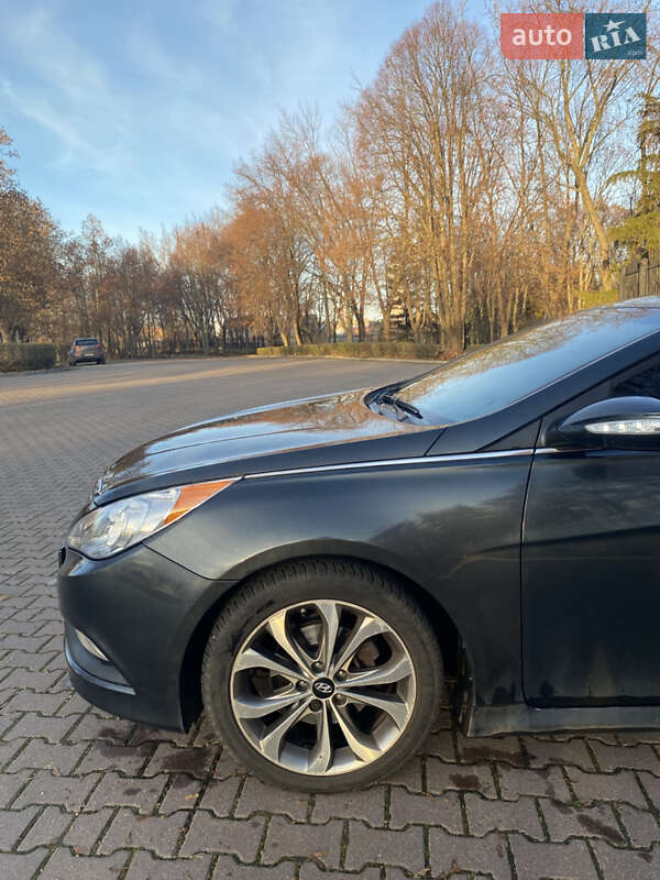 Седан Hyundai Sonata 2014 в Миргороді