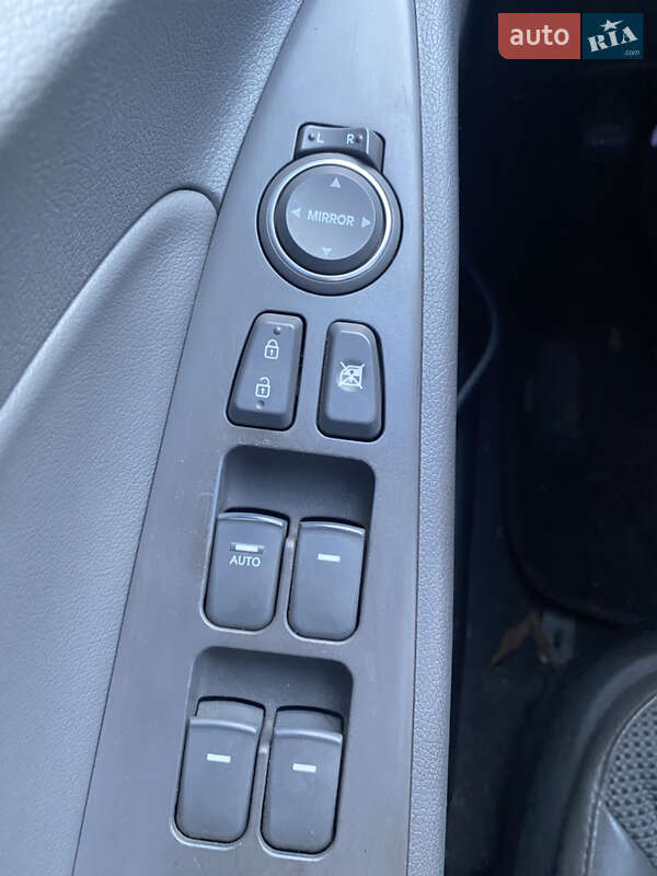 Седан Hyundai Sonata 2014 в Миргороді