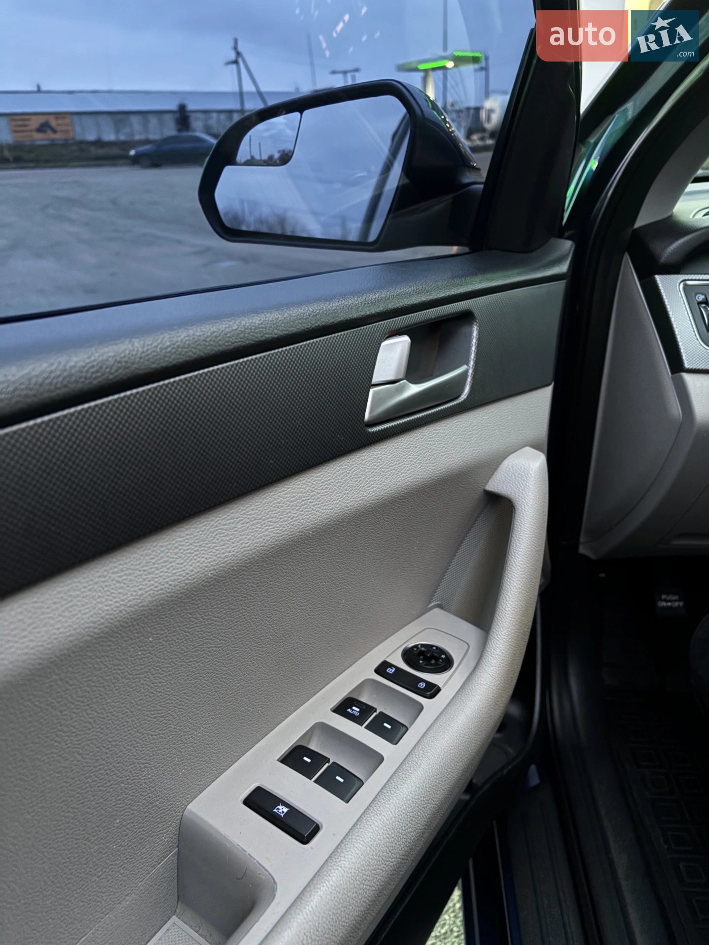 2015 Hyundai Sonata - мініатюра 19