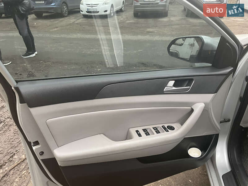 Седан Hyundai Sonata 2015 в Одессе