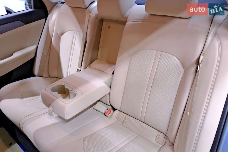 Седан Hyundai Sonata 2017 в Одессе