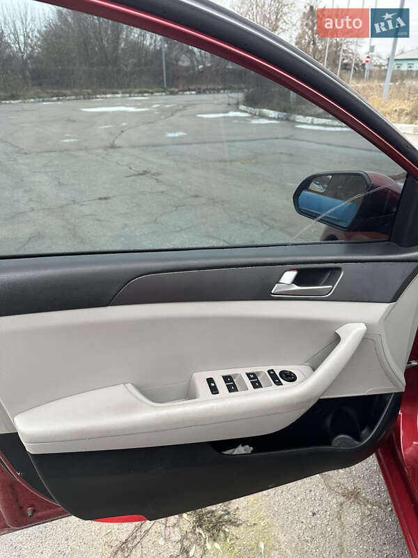 Седан Hyundai Sonata 2016 в Ічні