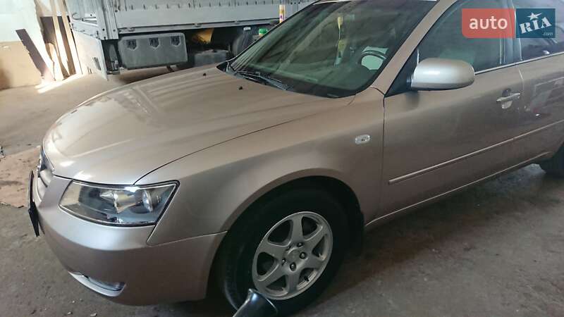 Седан Hyundai Sonata 2006 в Калуше