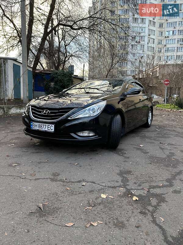 Hyundai Sonata 2011