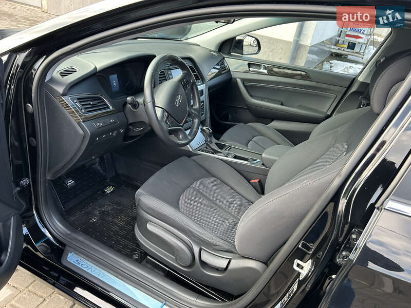 Седан Hyundai Sonata 2016 в Дрогобыче