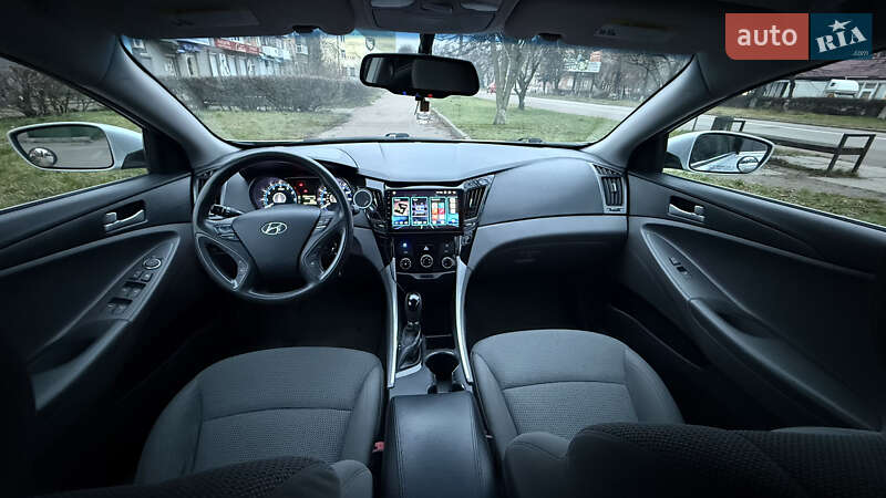 Седан Hyundai Sonata 2013 в Коростене