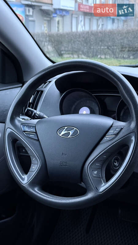 Седан Hyundai Sonata 2013 в Коростене