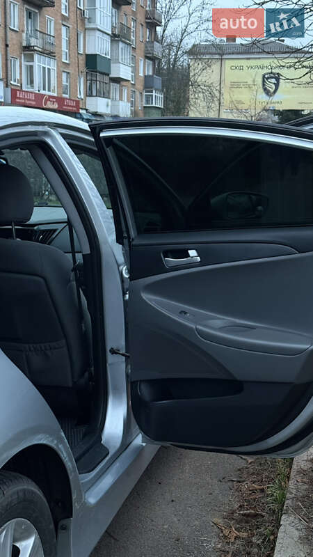 Седан Hyundai Sonata 2013 в Коростене