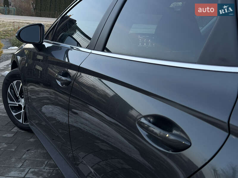 Седан Hyundai Sonata 2023 в Львове