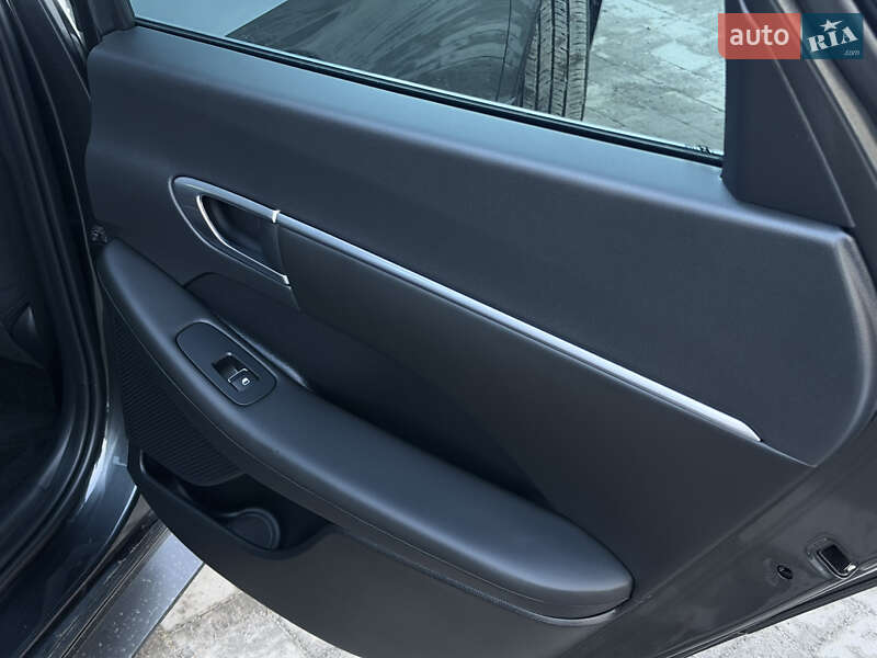 Седан Hyundai Sonata 2023 в Львове