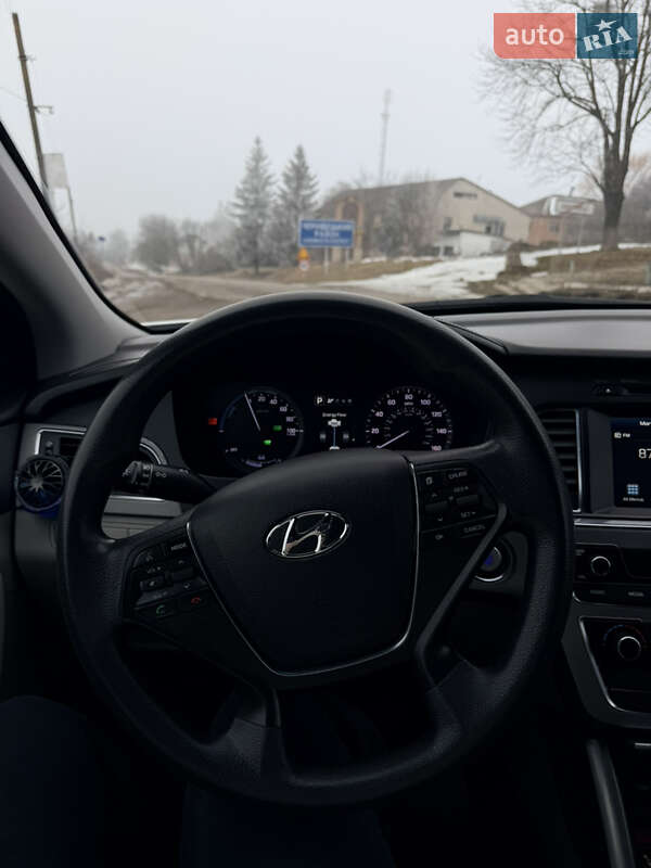 Седан Hyundai Sonata 2016 в Черновцах