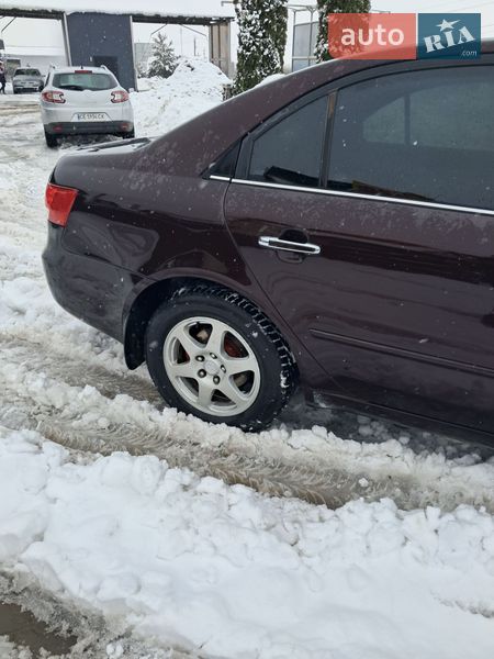 Седан Hyundai Sonata 2007 в Хотине