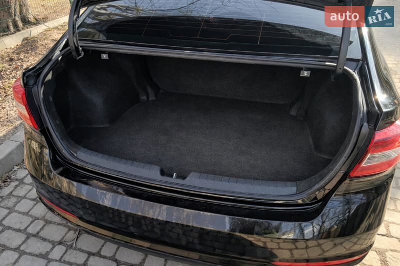 Седан Hyundai Sonata 2015 в Львове