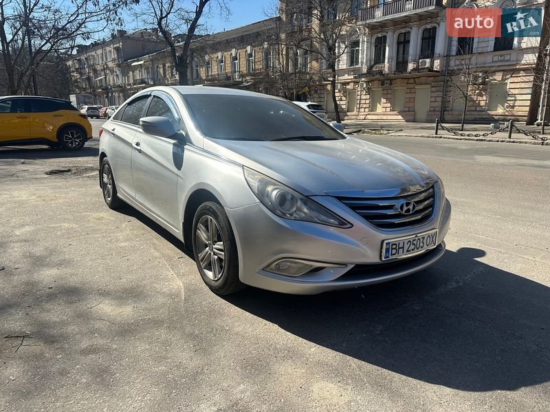 Hyundai Sonata 2013