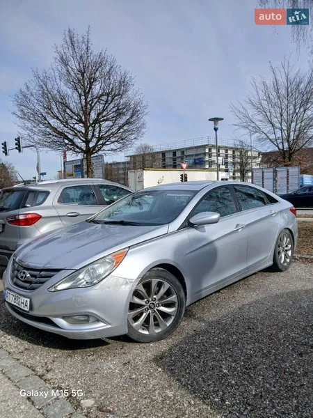 Hyundai Sonata 2012