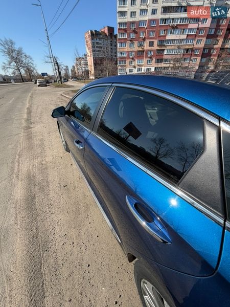 Седан Hyundai Sonata 2016 в Киеве