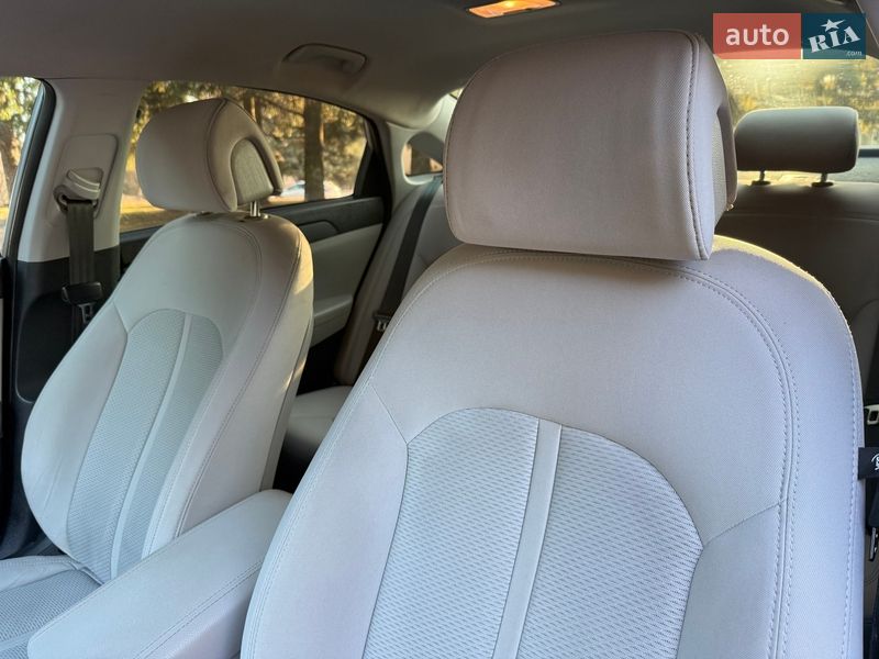 Седан Hyundai Sonata 2016 в Ровно