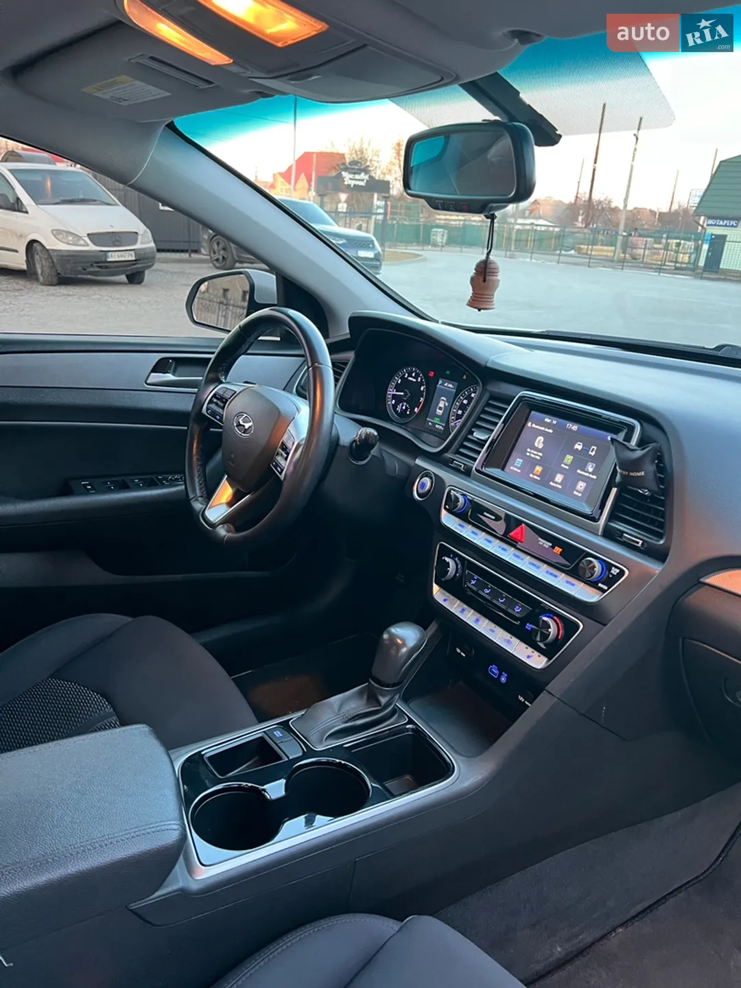 2017 Hyundai Sonata - мініатюра 15