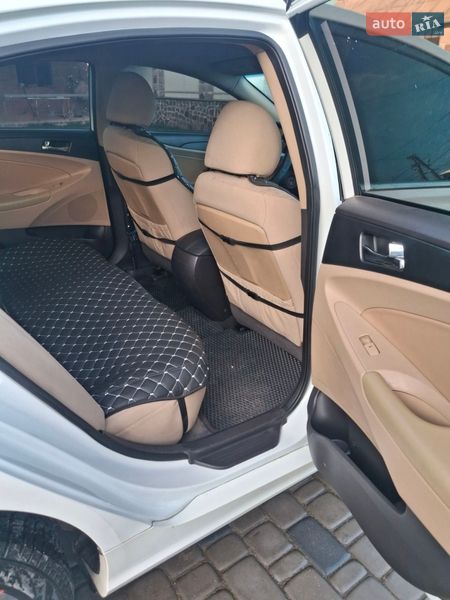 Седан Hyundai Sonata 2012 в Коростышеве