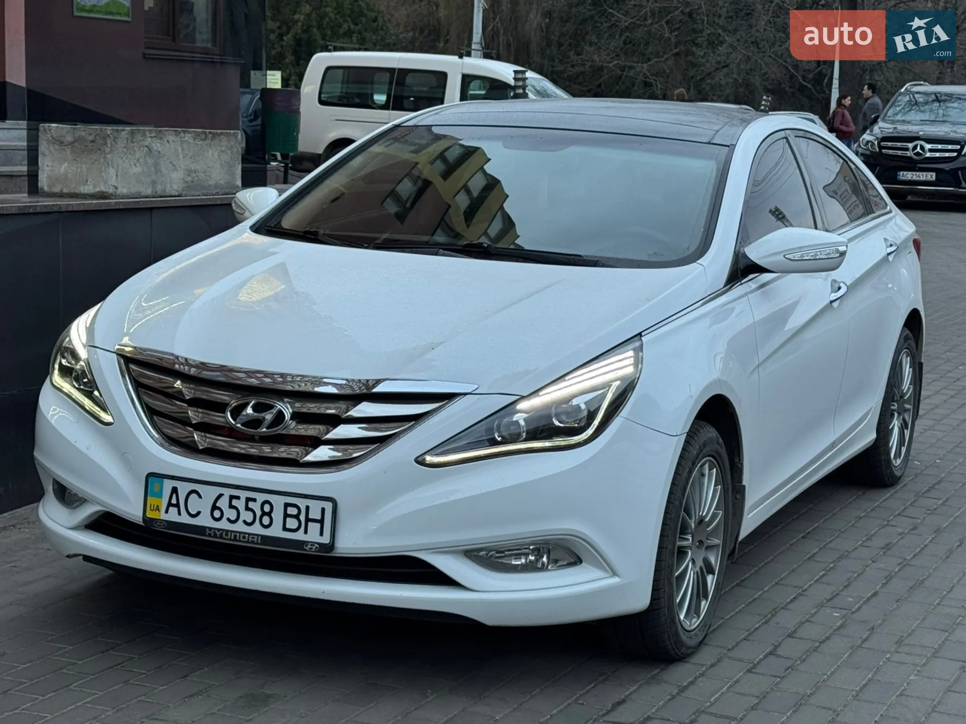 2011 Hyundai Sonata - мініатюра 2