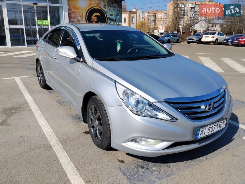 Hyundai Sonata 2011