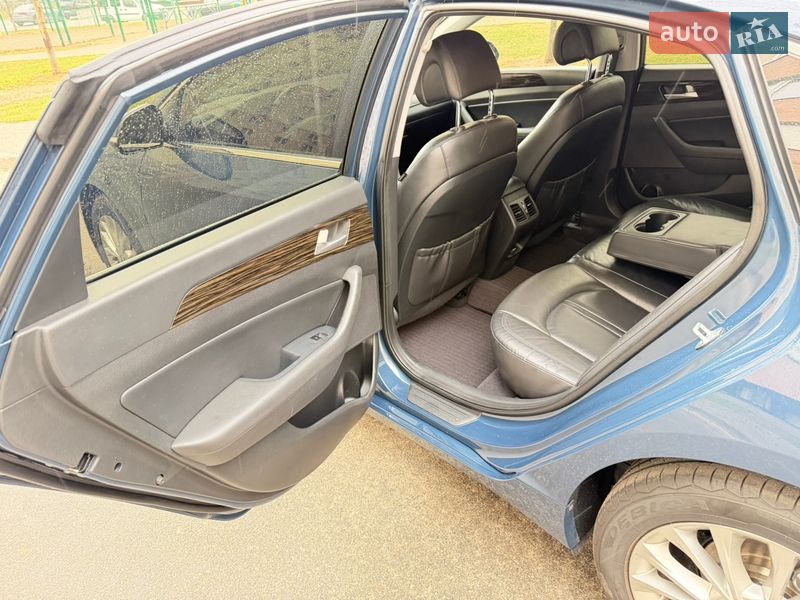 Седан Hyundai Sonata 2016 в Софиевской Борщаговке