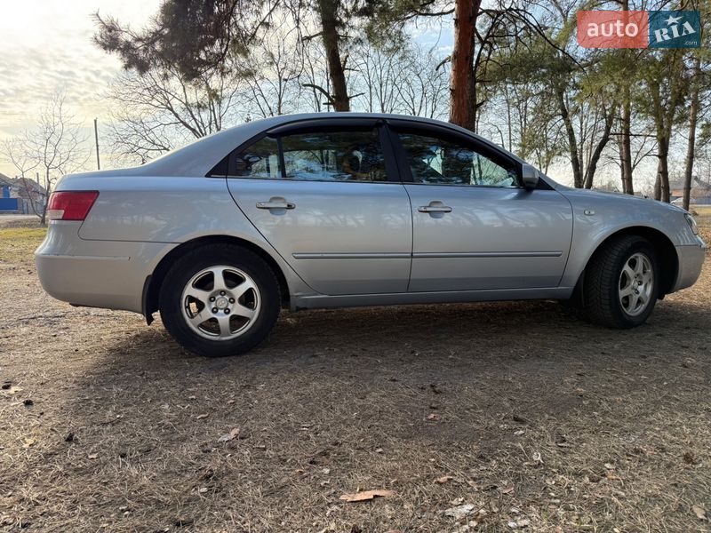 Седан Hyundai Sonata 2005 в Гребенке