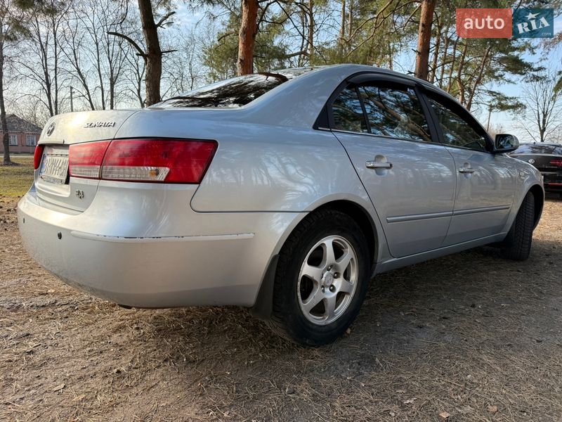 Седан Hyundai Sonata 2005 в Гребенке