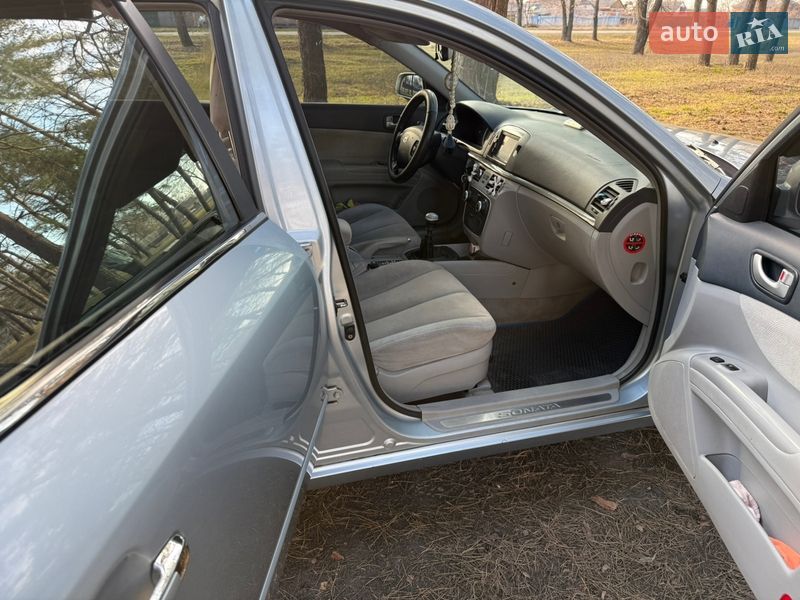 Седан Hyundai Sonata 2005 в Гребенке