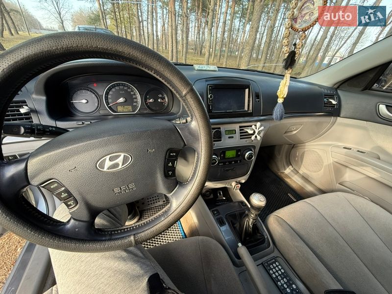 Седан Hyundai Sonata 2005 в Гребенке