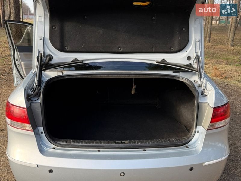 Седан Hyundai Sonata 2005 в Гребенке