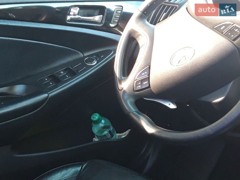 Седан Hyundai Sonata 2010 в Ромнах фото 32 Седан Hyundai Sonata 2010 в Ромнах