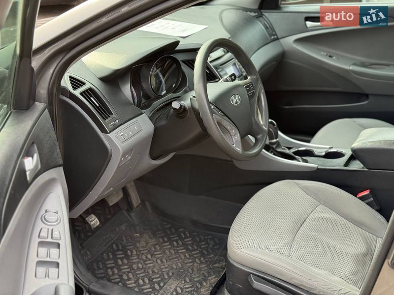 Седан Hyundai Sonata 2012 в Кривом Роге