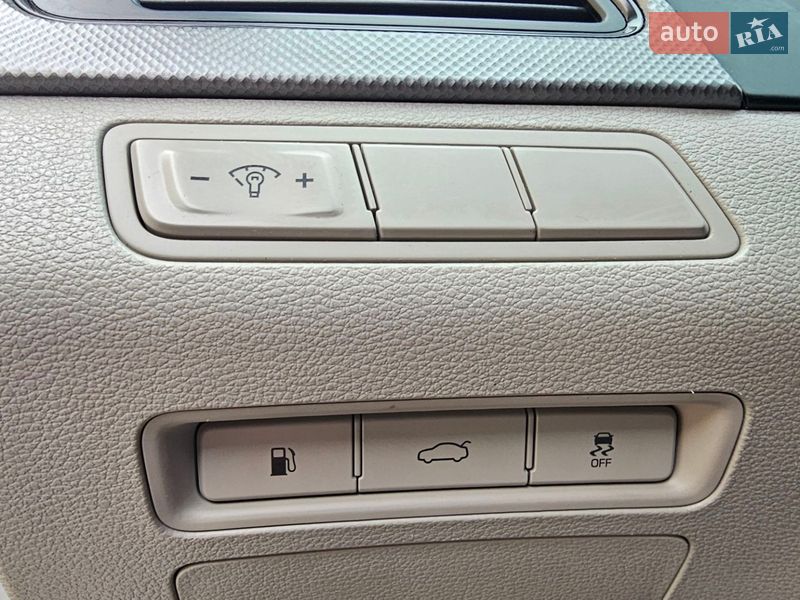 Седан Hyundai Sonata 2015 в Киеве фото 22 Седан Hyundai Sonata 2015 в Киеве