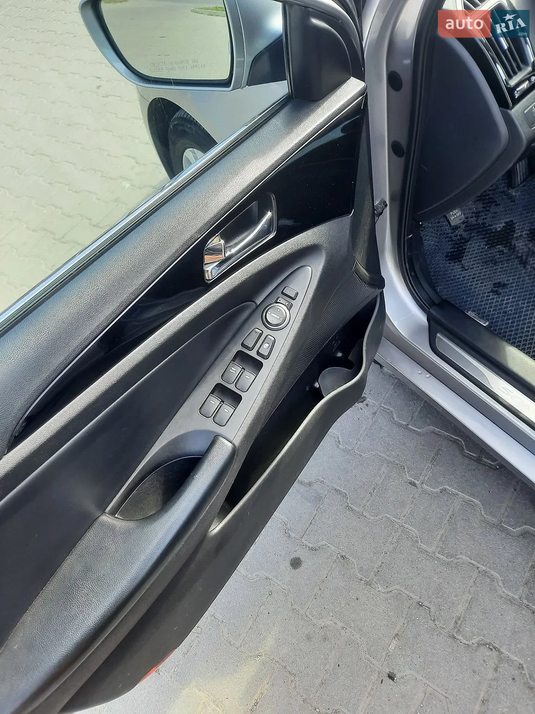2011 Hyundai Sonata - мініатюра 20